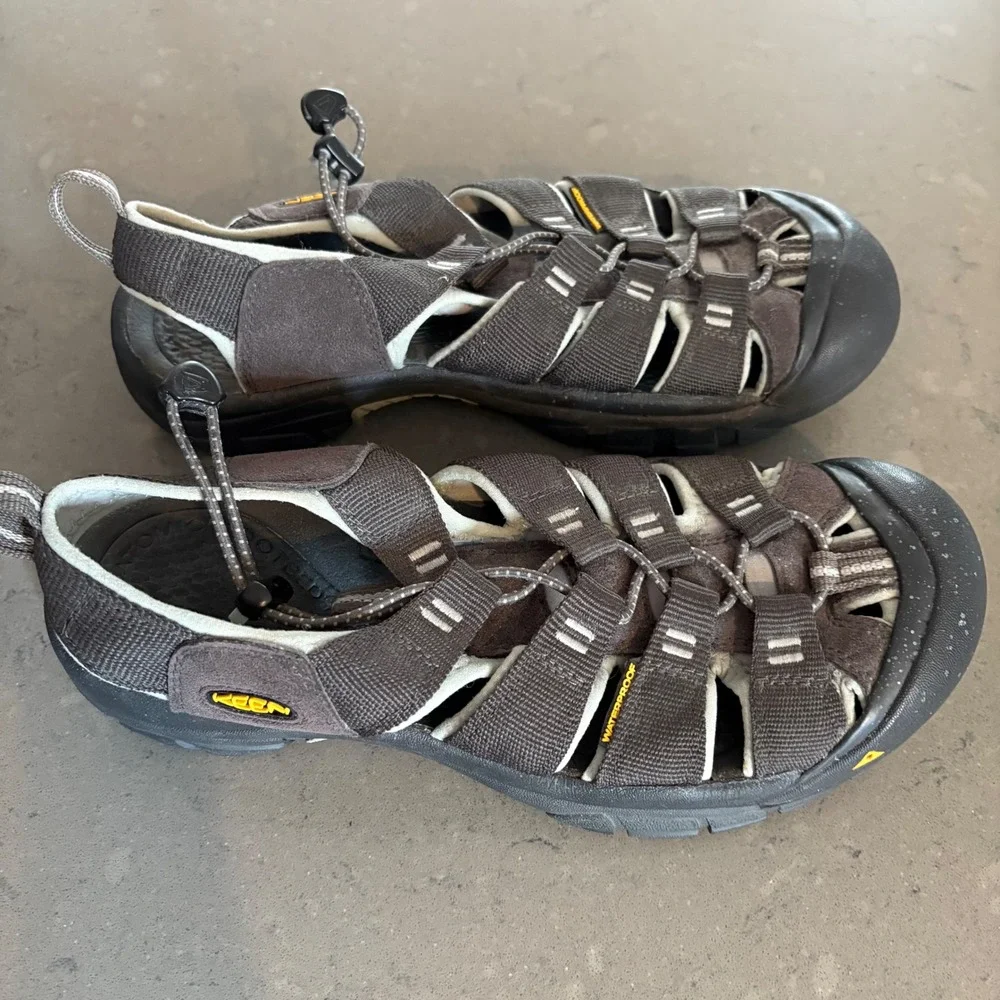 KEEN Mens Newport H2 Brown Waterproof‎ Hiking Water Sandals Shoes Hybrid 10 US
